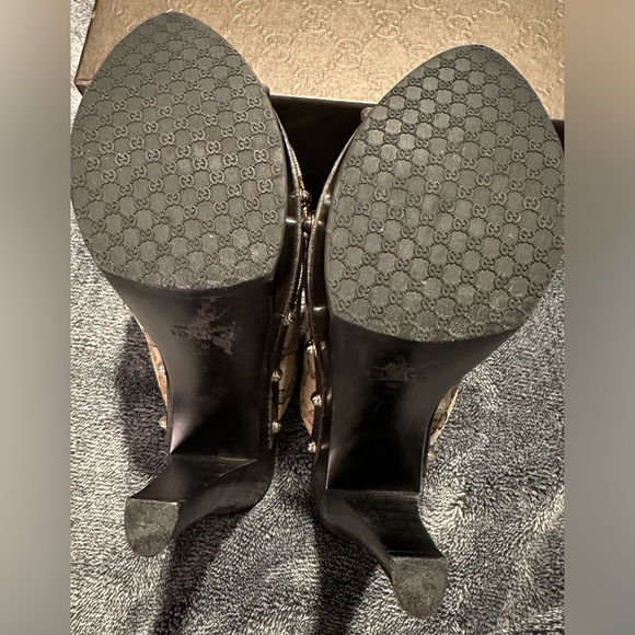 Authentic Gucci Beige/Brown GG Canvas and Leather Icon Bit Platform Clogs - Picture 9 of 13